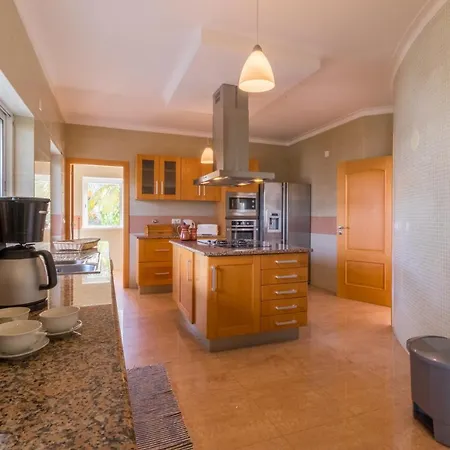Monte Do Is A Great 5 Bedroom Fully Airconditioned With Private Pool * Alvor