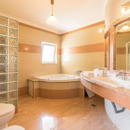 Villa Monte Do Is A Great 5 Bedroom Fully Airconditioned With Private Pool